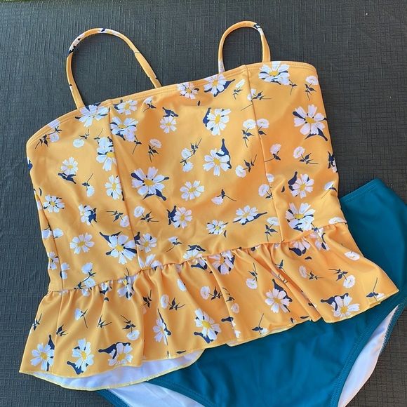 Swimsuit 2 Piece Ruffle Tummy Control Peplum Spaghetti StrapTankini Med - Picture 4 of 9